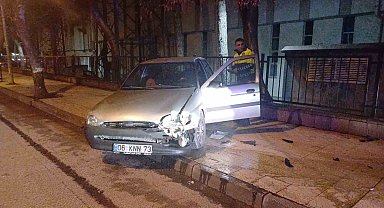 Alkollü ve ehliyetsiz sürücü "dur" ihtarına uymayınca kaza yaptı: Binlerce lira ceza yedi