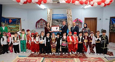 Anaokulu öğrencilerinden renkli program