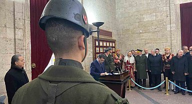 Ankara Valisi Şahin ve ABB Başkanı Yavaş, Atatürk'ün Ankara'ya gelişinin 105. yılı dolayısıyla Anıtkabir'i ziyaret etti