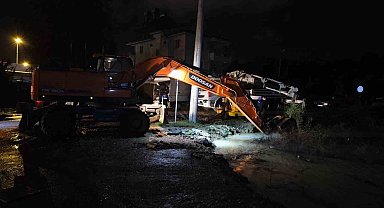 Antalya Büyükşehir Belediye Başkanı Muhittin Böcek'ten Manavgat'a geçmiş olsun ziyareti