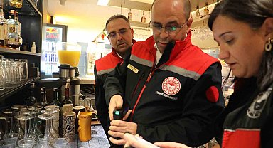 Antalya'da yılbaşı öncesi alkollü içki sunumu yapılan işletmeler denetlendi