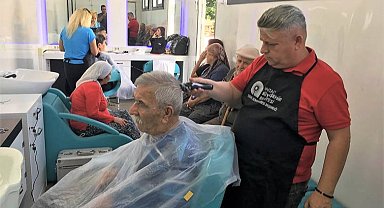 Antalya'da mobil kuaför hayat kolaylaştırıyor