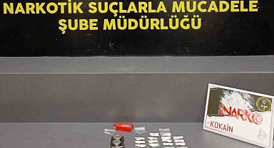 Araç koltuğunun altındaki mıknatıslı düzenekte kokain bulundu