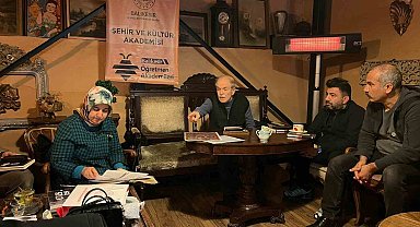 Araştırmacı Yazar Tarihçi Aydın Ayhan, öğretmenlerle buluştu