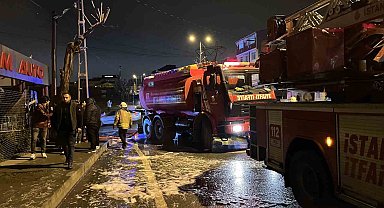 Arnavutköy'de korkutan iş yeri yangını: Alevler kameraya anbean yansıdı