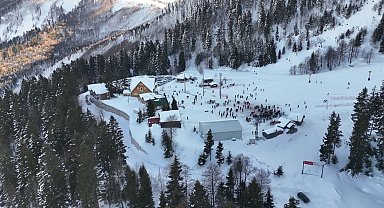 Artvin Atabarı Kayak Merkezi'nde 7. Geleneksel Kar Şenliği coşkuyla kutlandı