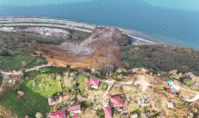Artvin'de heyelan nedeniyle bir ev tedbir amaçlı tahliye edildi