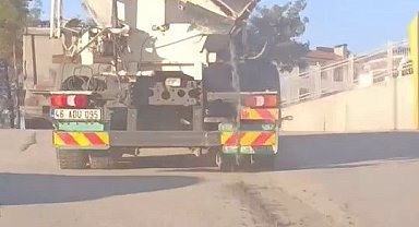 Asfalta çimento dökerek ilerledi
