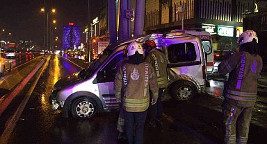 Avcılar E-5 bağlantı yolunda trafik kazası: 2 yaralı
