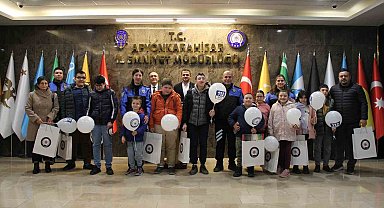Ay, özel öğrencilerle bir araya geldi