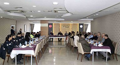 Aydın İl Emniyet Müdürü Erdoğan Efeler'deki muhtarlar ile bir araya geldi