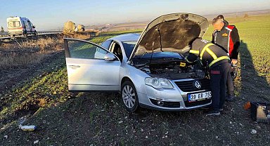 Babaeski'de tırla çarpışıp tarlaya savrulan otomobilin sürücüsü öldü