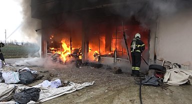 Bafra'da tekstil atölyesi alevlere teslim oldu