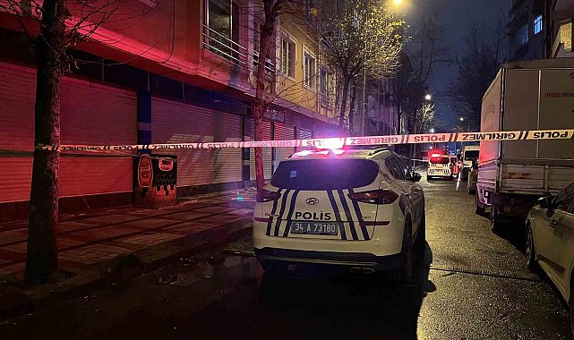 Bağcılar'da silahlı saldırı: 2 kişi yaralandı