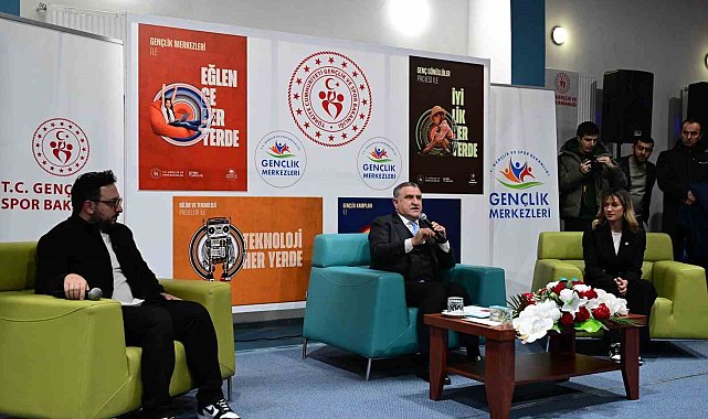 Bakan Bak, Malatya'da gençlerle bir araya geldi