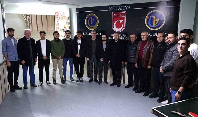 Bakan Yardımcısı Tancan'dan Birlik Vakfı Kütahya Şubesi'ne ziyaret