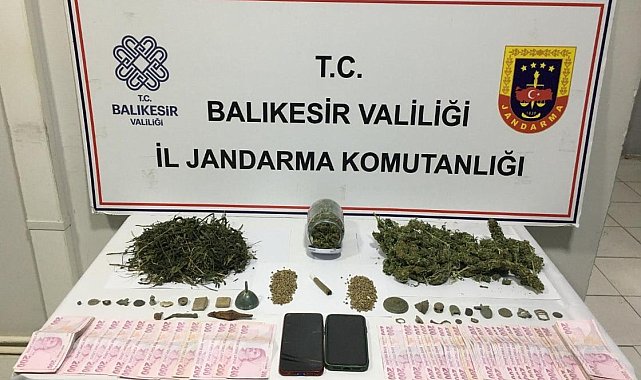 Balıkesir'de 12 ilçede kaçakçılık operasyonu