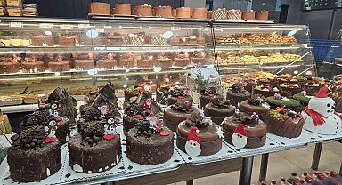 Bandırma'da yeni yıl heyecanı alışverişe yansıdı