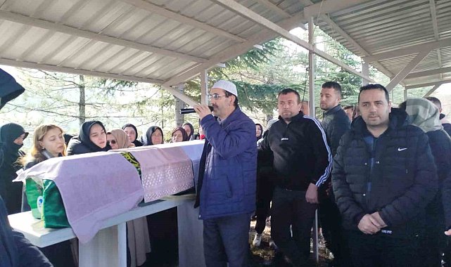 Başından silahla vurulmuş halde bulunan genç kız son yolculuğuna uğurlandı
