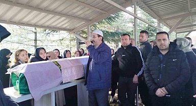 Başından silahla vurulmuş halde bulunan genç kız son yolculuğuna uğurlandı