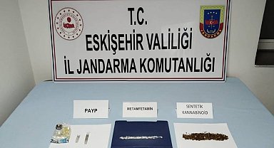 Başka ilden getirdikleri uyuşturucuları satmak isteyen şüpheliler jandarmadan kaçamadı