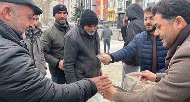 Başkan Adıgüzel, taraftarlara sıcak çorba ikram etti