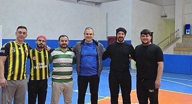 Başkan Dilsiz'den kız voleybol takımına maç öncesi motivasyon desteği