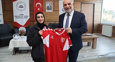Başkan Sandıkçı: "Bilim ve teknolojide öncü nesiller yetiştirmeye devam edeceğiz