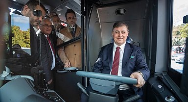 Başkan Tugay, 80 milyon Euro'luk kredi için ilk imzayı attı