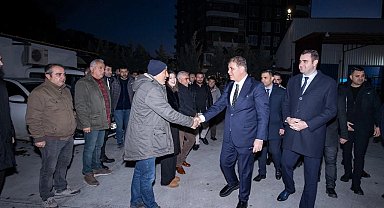 Başkan Tugay şantiyede Belediyesi emekçileriyle buluştu