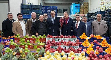Başkan Zeyrek hal esnafı ile bir araya geldi