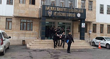 Batman'da 18 yaşındaki gencin cinayet şüphelileri adliyeye sevk edildi