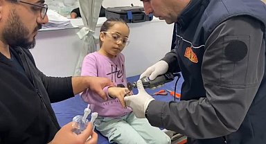 Batman'da çocuğun parmağına sıkışan metal, itfaiye ekiplerince çıkarıldı