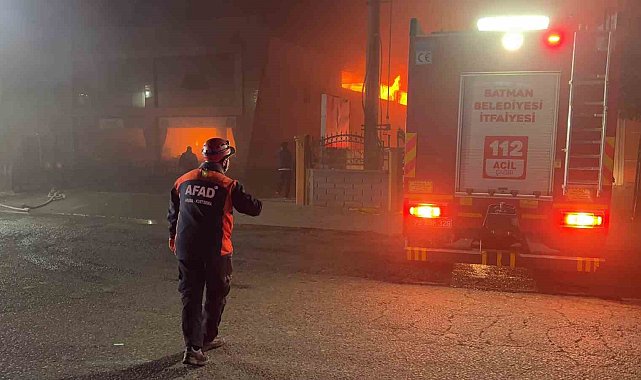 Batman'da mobilya fabrikasında yangın
