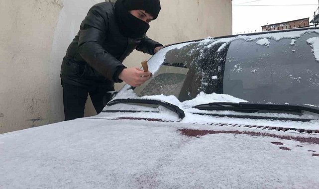 Bayburt'ta soğuk hava ve ayaz etkili oluyor