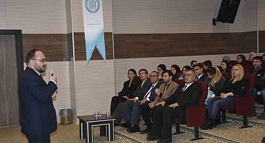 BEÜ'de Malazgirt konulu konferans düzenlendi