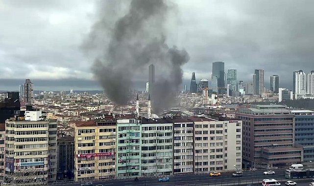 Beyoğlu'nda otelde korkutan yangın: Mahsur kalan bir kedi kurtarıldı