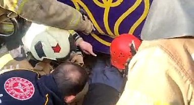 Beyoğlu'nda yolun karşısına geçmeye çalışan yaşlı adama tramvay çarptı