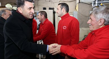 Bilecik Valisi Aygöl yılın son gününde itfaiyecilerle bir araya geldi