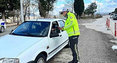 Bilecik'te 224 araç sürücüsü denetlendi, 2 araç sürücüsü trafikten men edildi