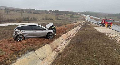 Bilecik'te kontrolden çıkan araç tarlaya uçarken, 1 kişi yaralandı
