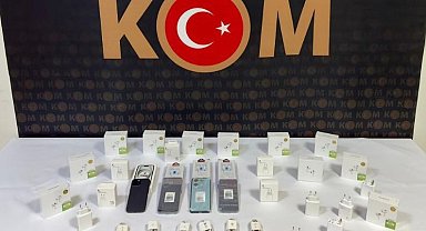 Bingöl'de kaçak telefonlar ve aksesuarları ele geçirildi