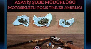 Bingöl'de üzerlerinden uyuşturucu ve ruhsatsız silah çıkan 2 kişi yakalandı