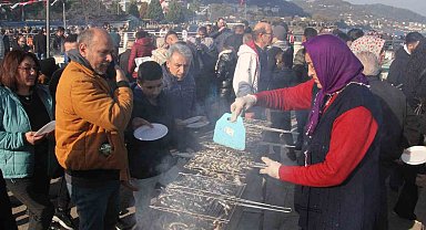Binlerce vatandaş hamsi festivalinde buluştu: 10 ton hamsi tüketildi