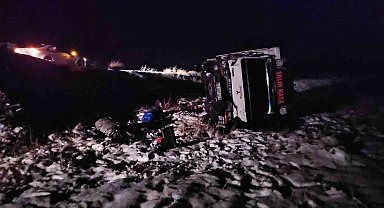 Bitlis'te kamyonet şarampole yuvarlandı: 1 yaralı