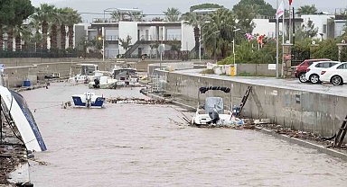 Bodrum sağanak yağmura teslim oldu
