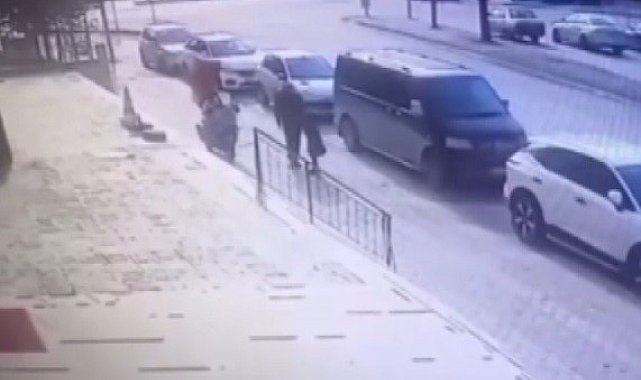 Boğazına şeker kaçan çocuğu kurtaran motokurye: "İnsanlık görevimi yaptım"