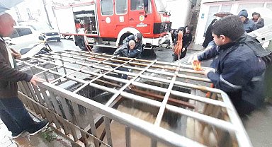 Boğulmak üzereyken kurtarıldı