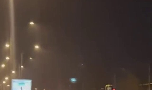 Bursa'da tek tekerlek üzerinde ilerleyen motosiklet kamerada