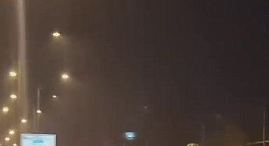 Bursa'da tek tekerlek üzerinde ilerleyen motosiklet kamerada